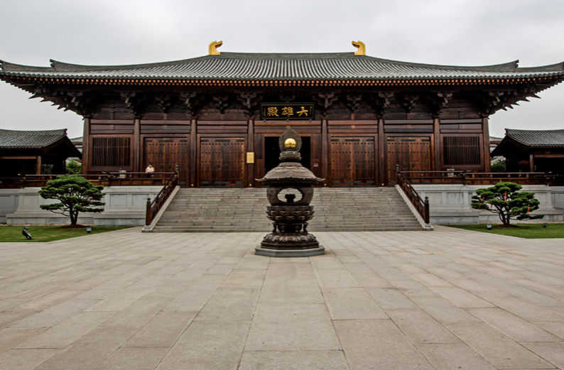 我国唯一全部采用花梨纯木搭建的寺庙,造价8亿,无一颗钉子!