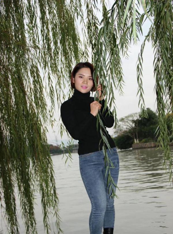 听说,这个美女叫婷婷,拍的真好