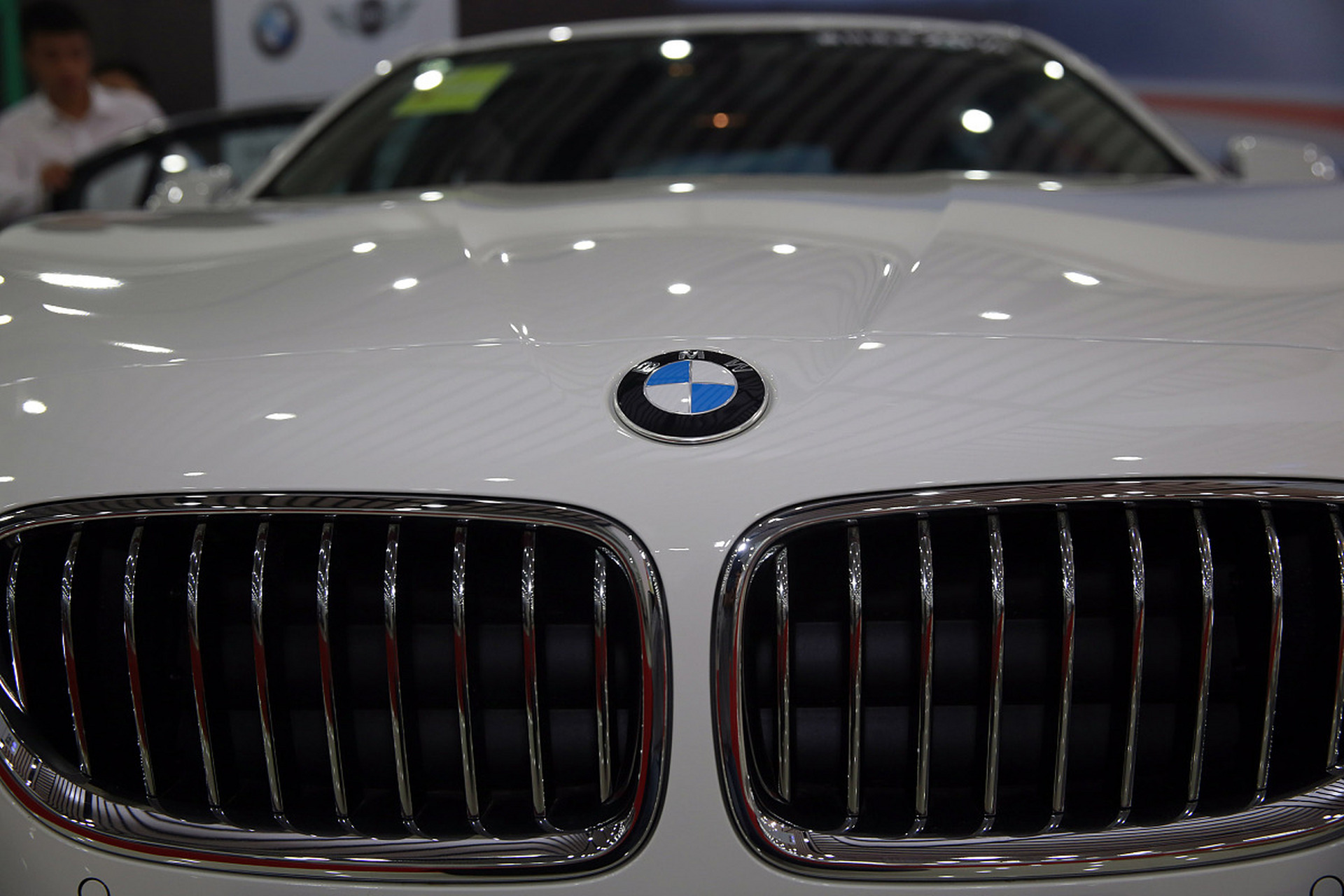 宾利司机打人事件劝架律师发声# #比亚迪奖励宾利事件劝架车主20万