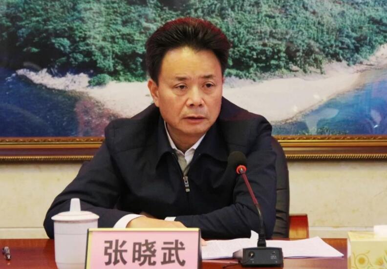 张晓武主持召开资源县经济运行调研座谈会