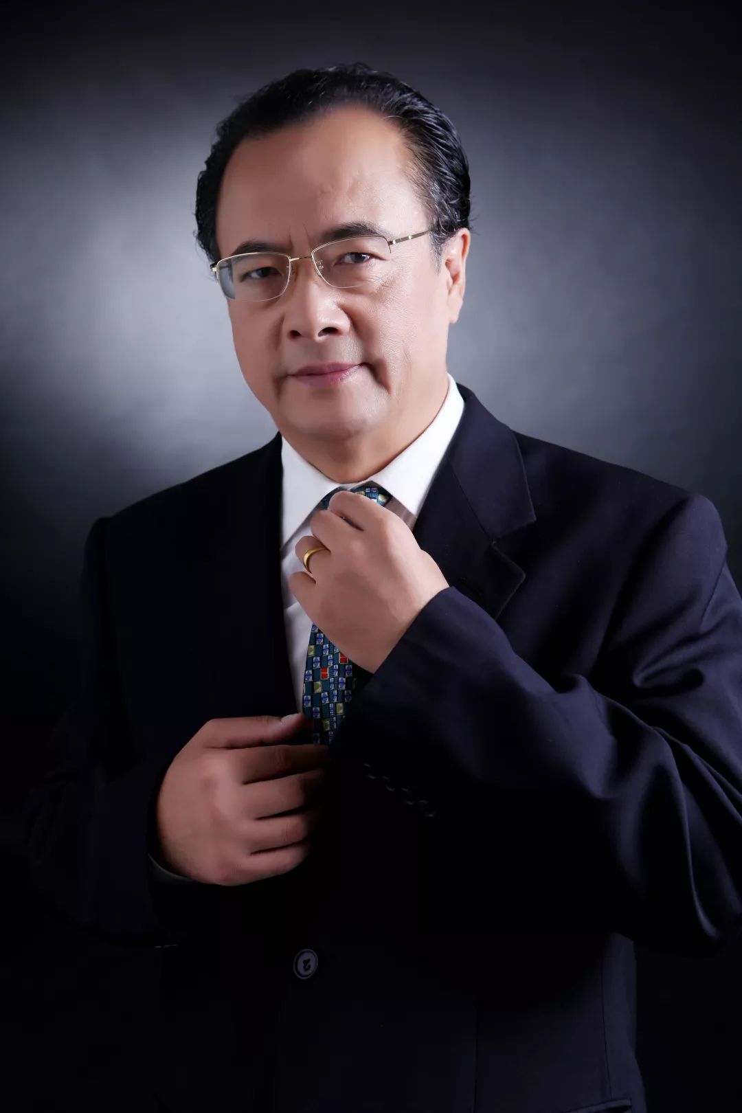 王立民(中央歌剧院男中音歌唱家 金牌主持)
