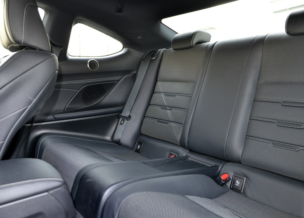 雷克萨斯rc:新车型造型新颖,最近比较流行