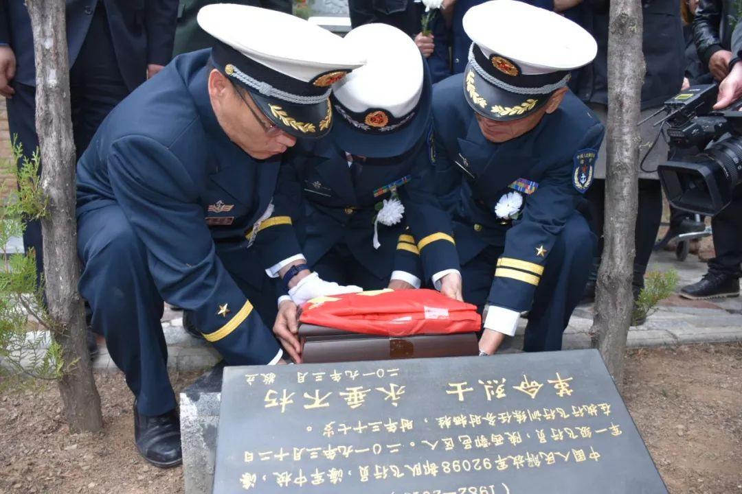 今天任永涛烈士葬礼在西安市鄠邑区举行!让我们送英雄最后一程!