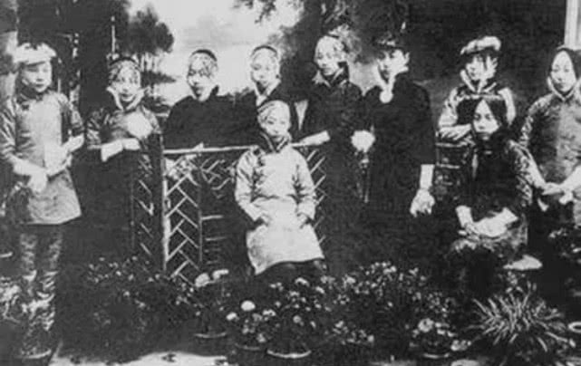 清末名妓赛金花曾"睡服"八国联军统帅瓦德西,是真的吗?