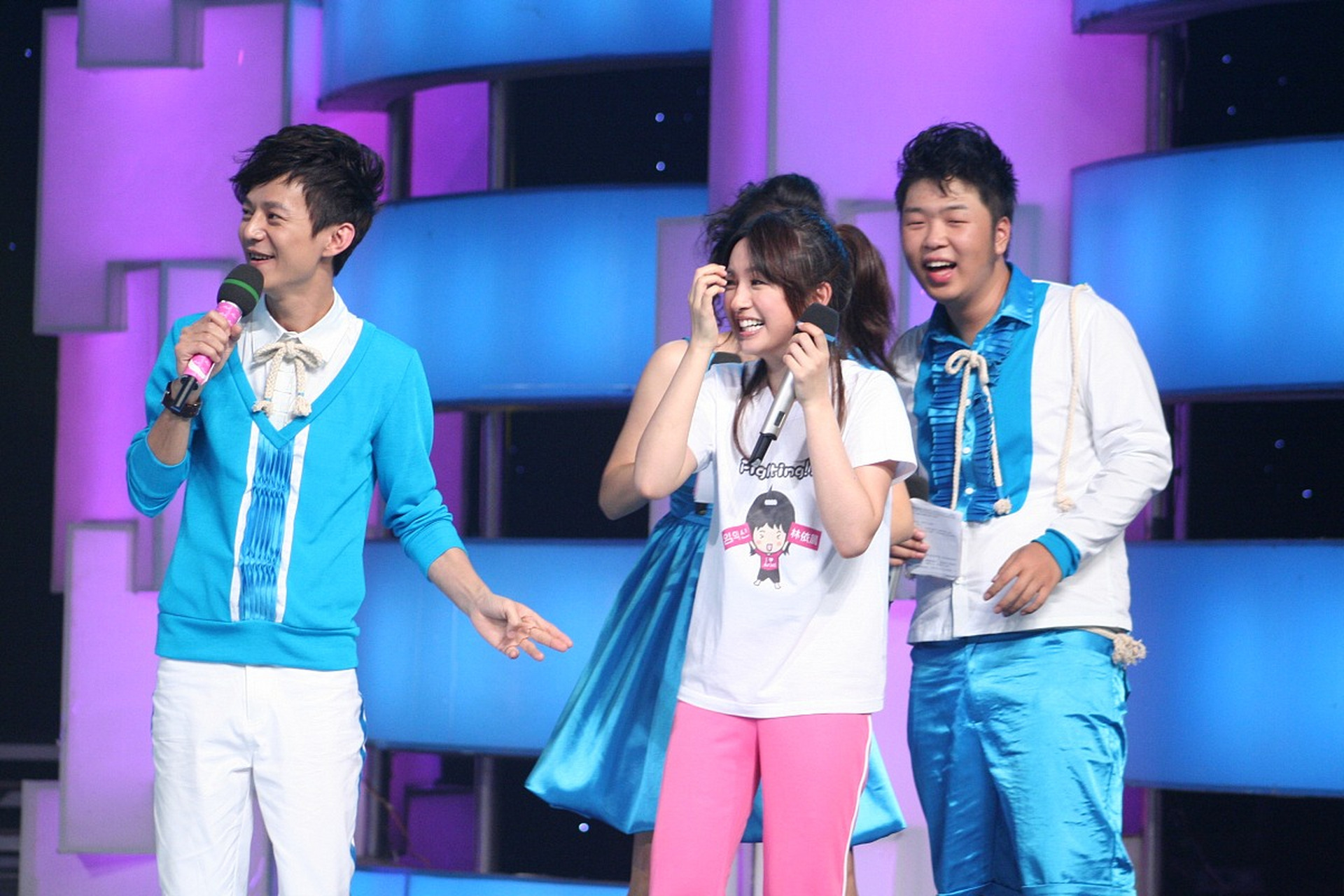 快乐大本营更名后掉粉40万 "快乐大本营,这个曾陪伴我们度过无数欢笑