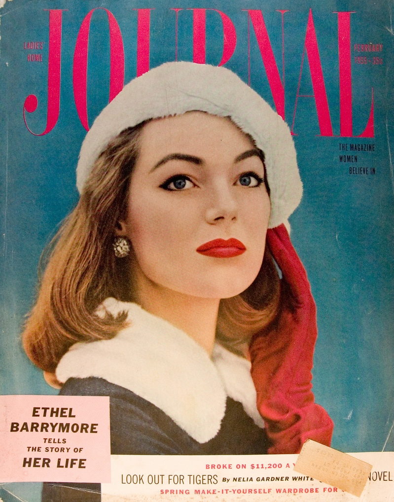 封面女郎妆容精致,红唇迷人.