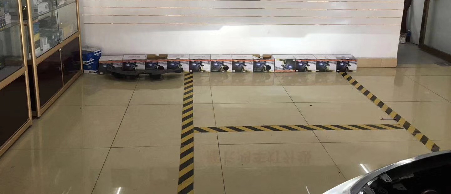 佛山车灯改装,佛山改灯店丰田致炫车灯升级,成功摆脱蜡烛灯