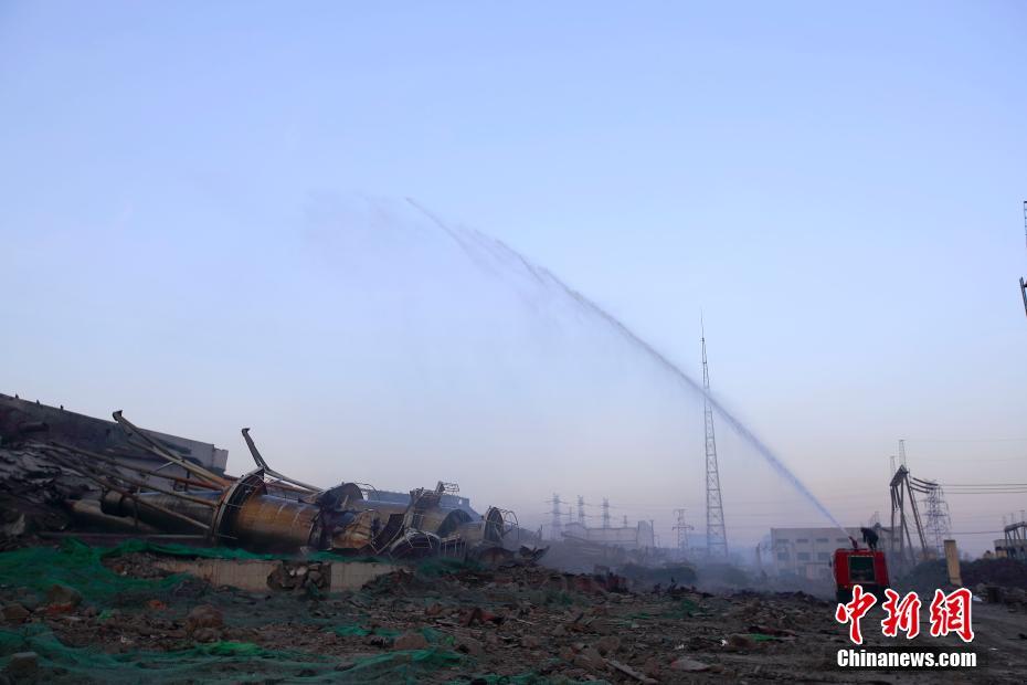 太原第一热电厂240米高烟囱爆破拆除 系中国国内最高纪录
