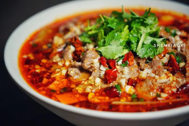 水煮牛肉怎么做更嫩滑?菜场爷叔教三个妙招,新手也能做得很好吃