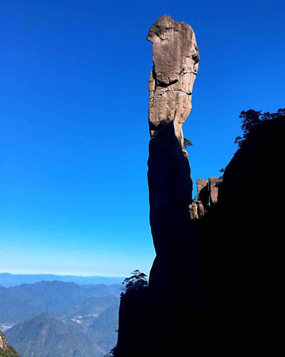 三清山又名少华山,丫山,位于中国江西省上饶市玉山县与德兴市交界处.