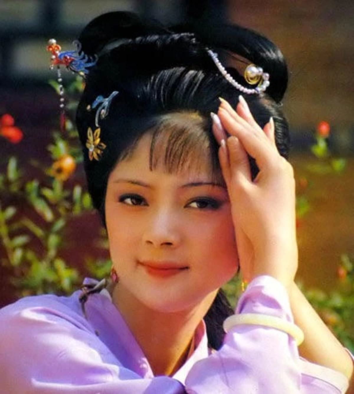 宝钗是个怎样的人?曹雪芹通过她的住处蘅芜苑透露3大关键信息