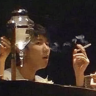 王源抽烟被骂后,烟头却被明码标价31万拍卖:支持dna化验!
