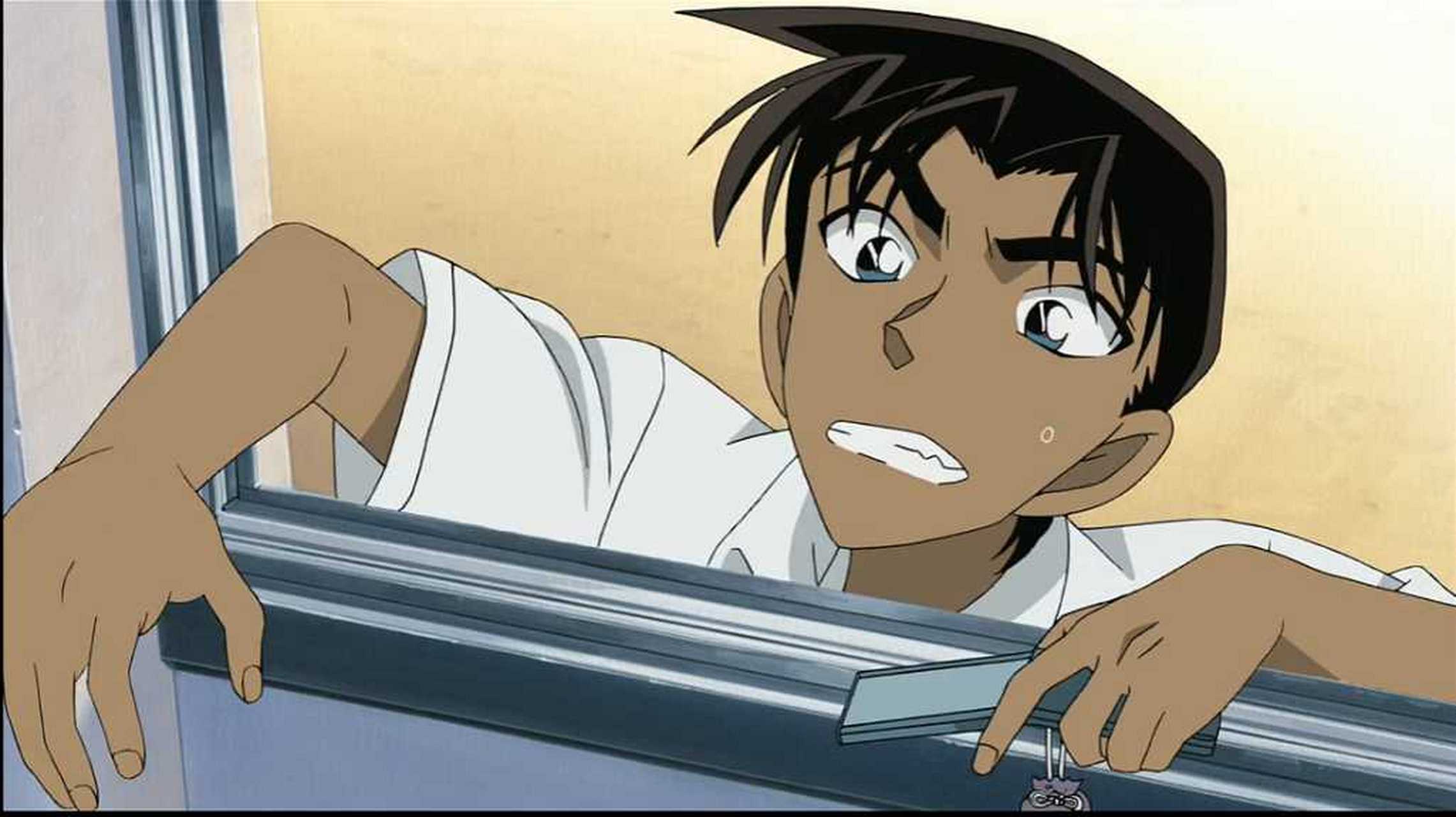 基德为何从来不假扮服部平次的原因:一,因假扮远山和叶,差点被服部