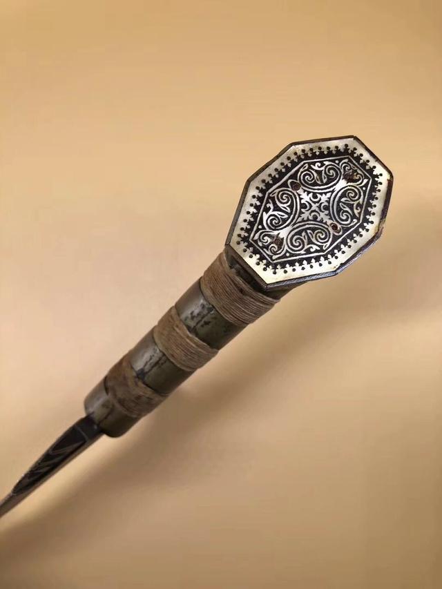 与乌兹大马士革和日本刀并列世界三大名刃之克力士刀具欣赏