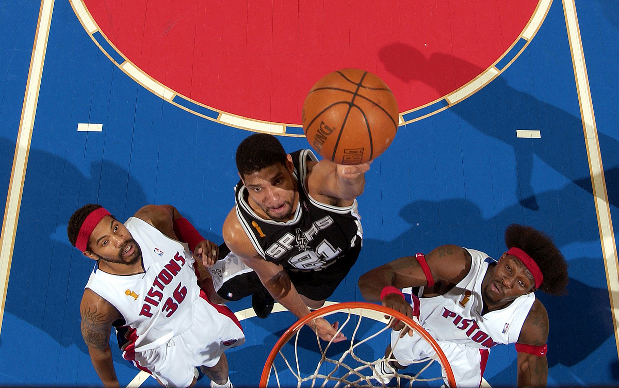 实力比较和联赛排名:  -塔斯马尼亚跳跃者队最近的表现显示了他们的