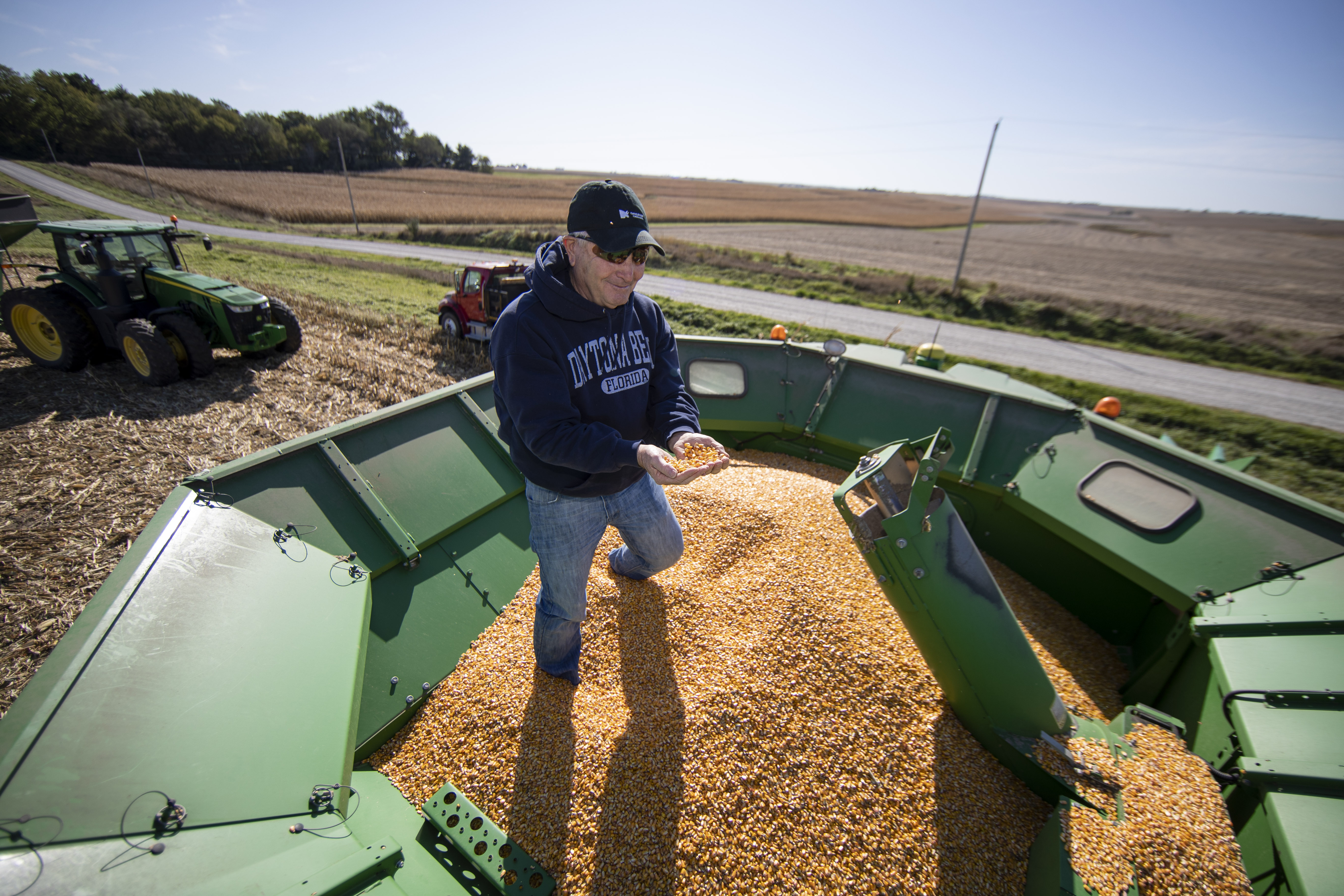 通讯:丰收季美国农民祈盼美中贸易迎来新的"春天"