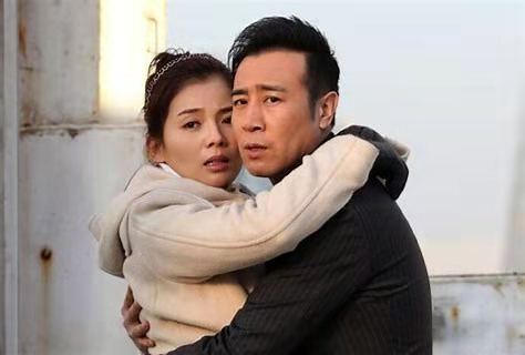 邓草草找孩子找了很多年,龚剑的妻子也离开了他