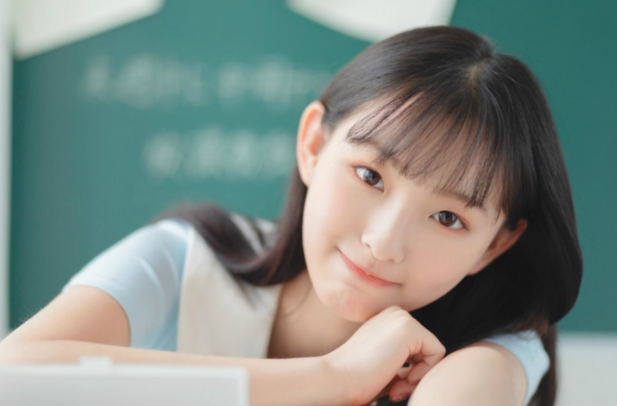 简单摄影:秀雅绝俗碰撞俏皮可爱,漂亮女生写真一组