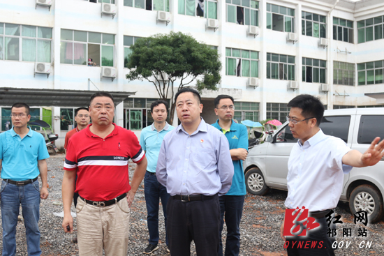 祁阳:周新辉深入白水科技工业园调研