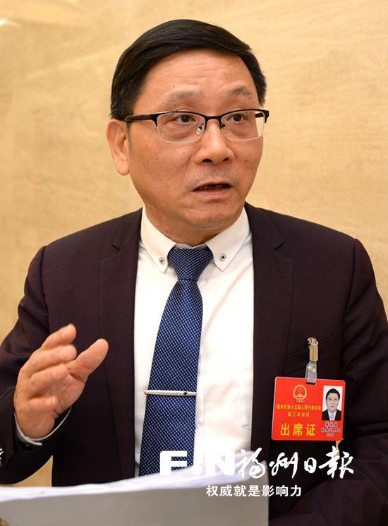 鼓楼团代表薛爱国:既要重视中小学教育,也要重视两端教育