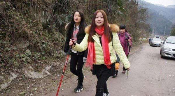 为什么川藏线上这两类女生搭车最不被待见?老司机说出了心里话!