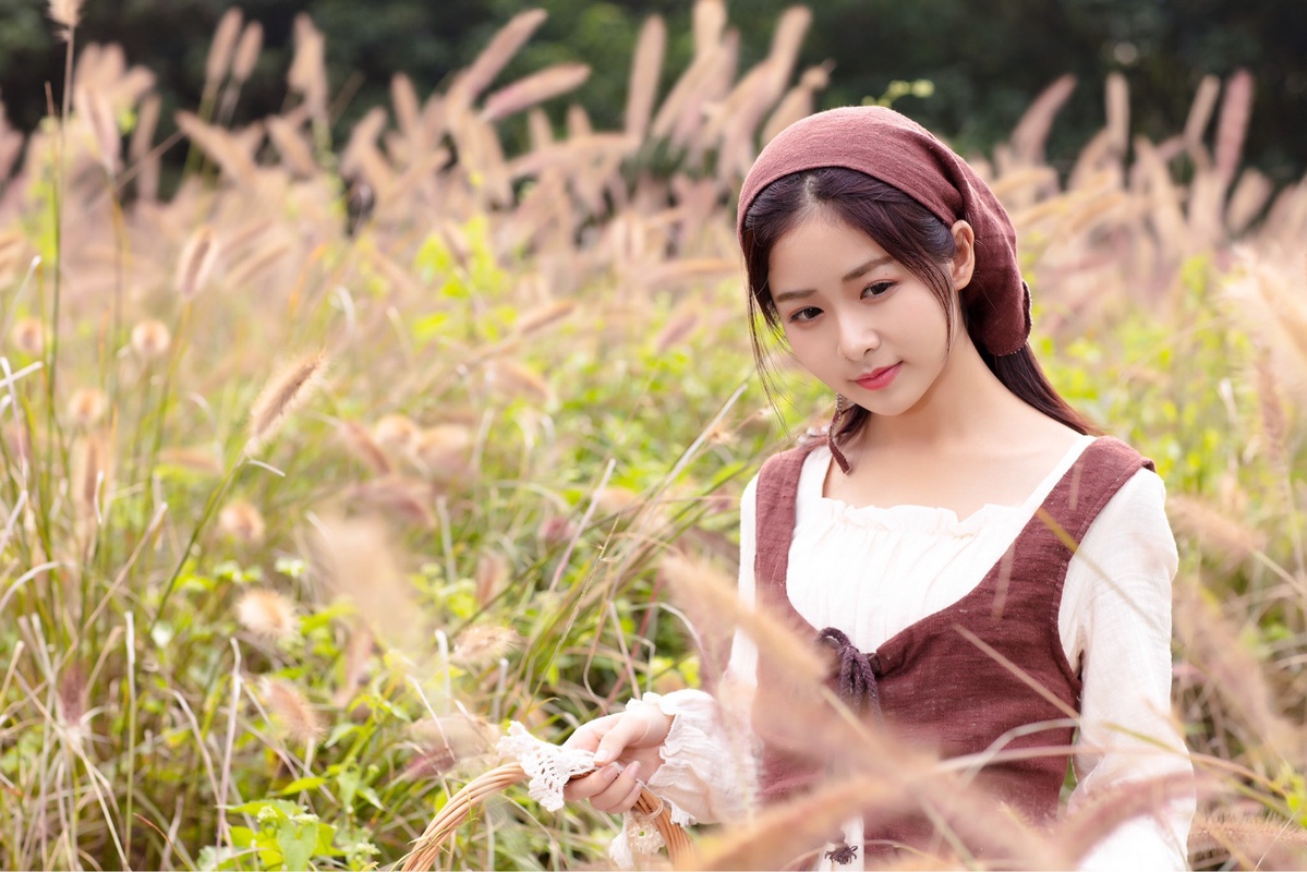 女孩摄影:拿菜篮子的姑娘 转载自百家号作者:小美摄影看看