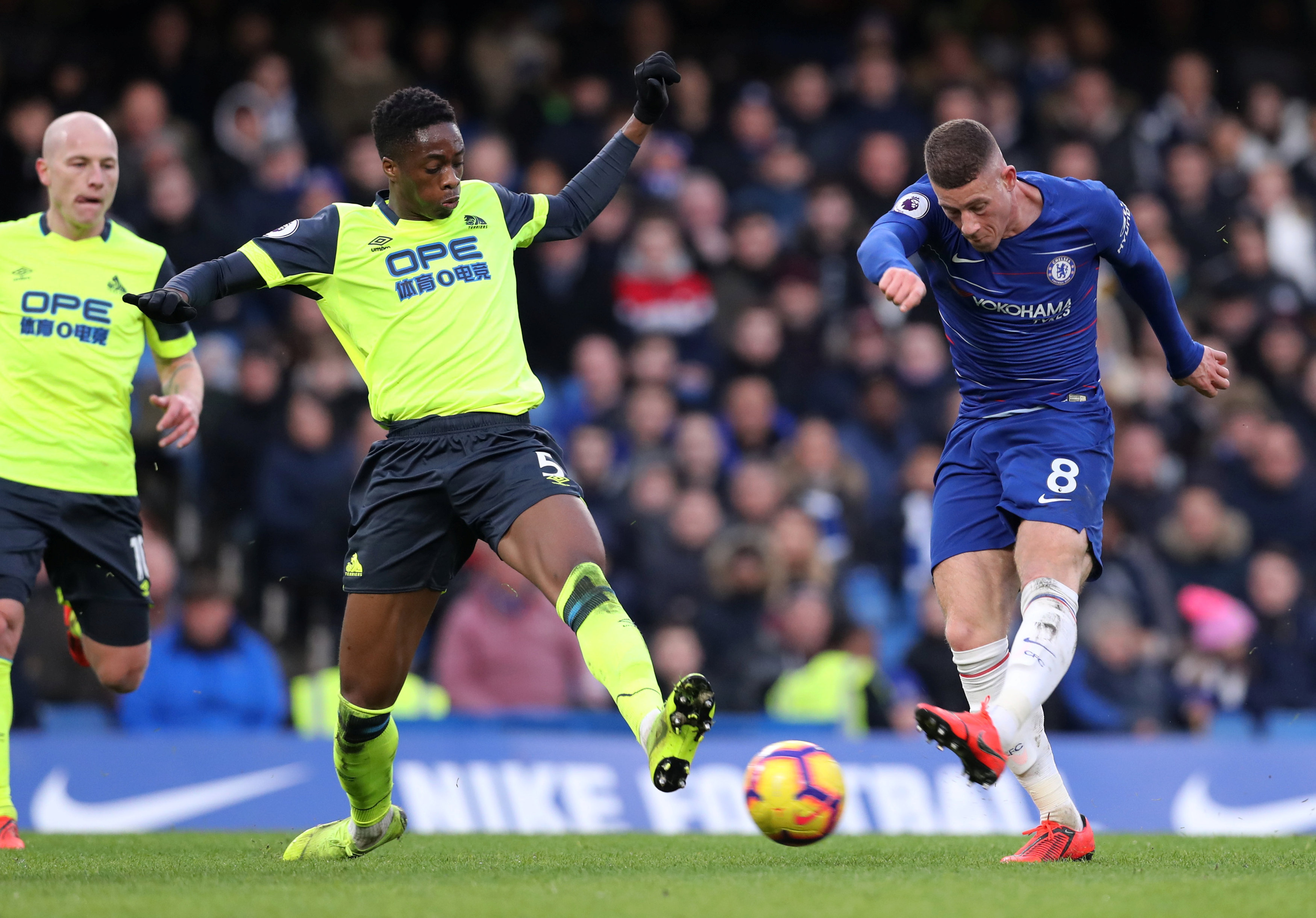 足球——英超联赛:切尔西胜哈德斯菲尔德(2)