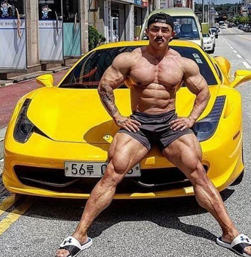 普拉兹被称韩国"第一腿王",每天300公斤深蹲,一个月后落泪