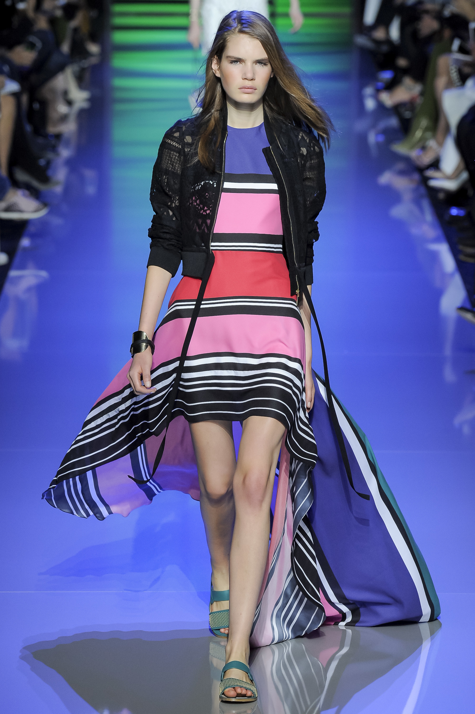 模特美图:elie saab 时装秀,超模走秀,气质十足!