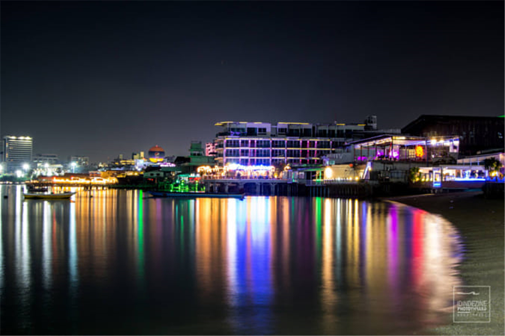 霓虹闪烁不夜城"芭提雅"