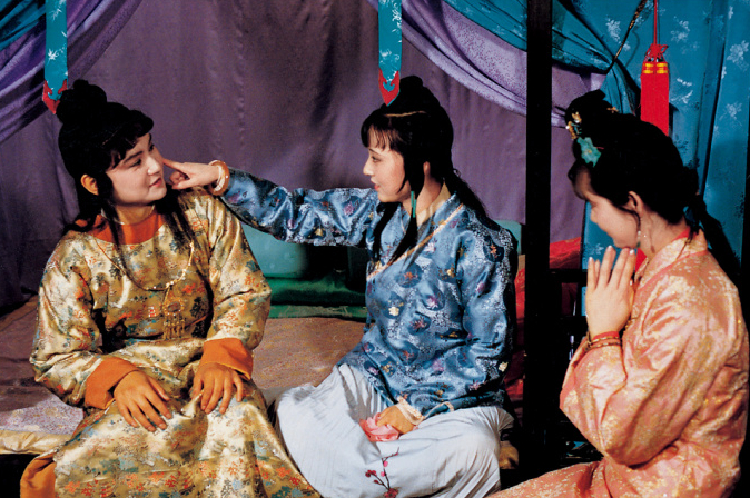 王熙凤为什么明确支持宝黛爱情,却反对表妹薛宝钗嫁入贾府?