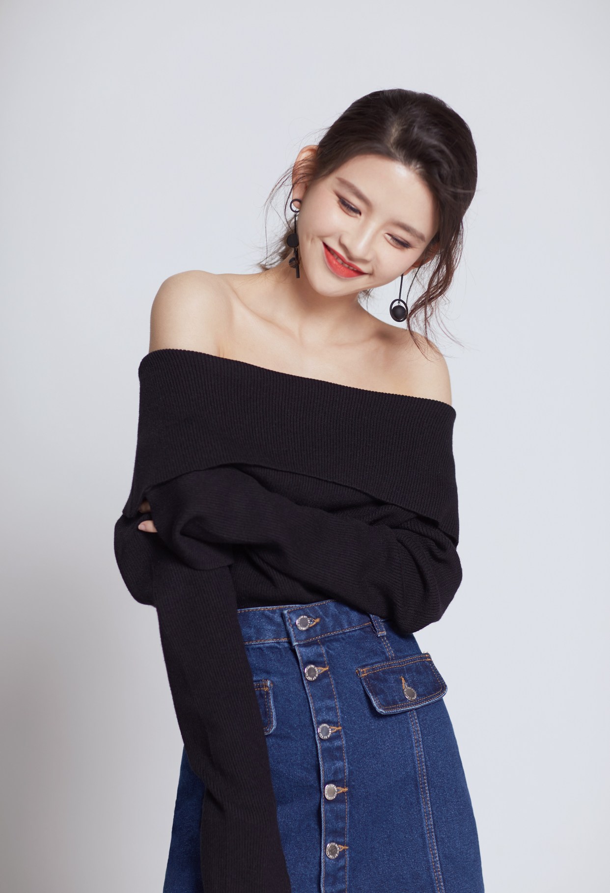 初春搭配愁坏人?林思意个性写真教你如何搭配,在线撩人