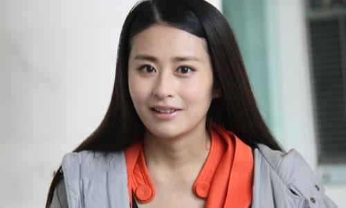 颖儿减肥成功后颜值飙升,大学旧照被曝光,不愧是中戏校花