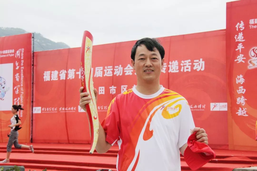 郑国辉 亦商亦文亦担当