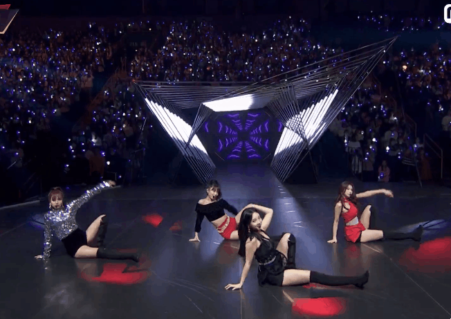 视线根本不能离开一秒钟 twice在日本mama创造历代级舞台