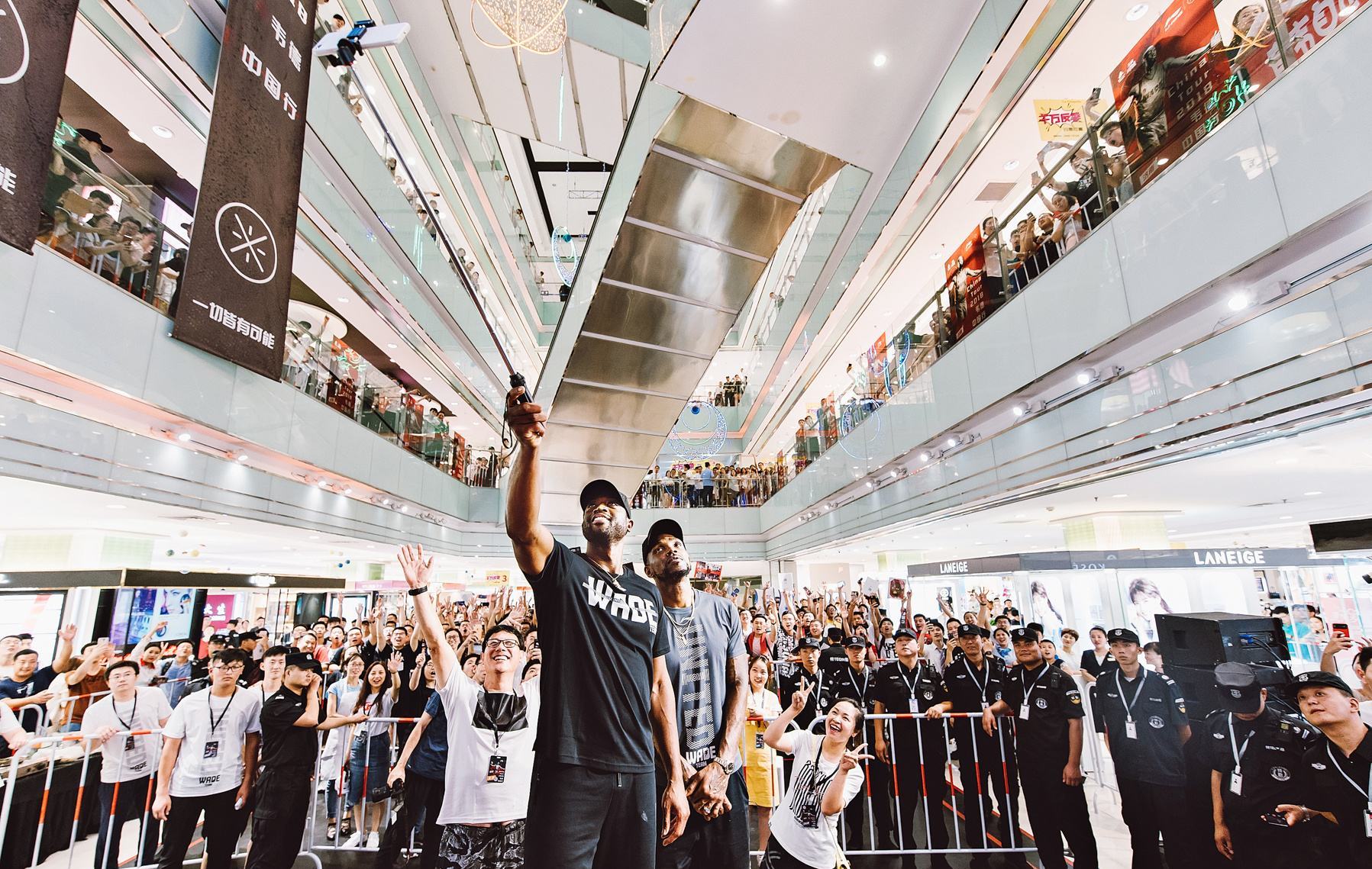 nba四大巨星中国行谁的人气更高,库里,哈登深圳辨雌雄?