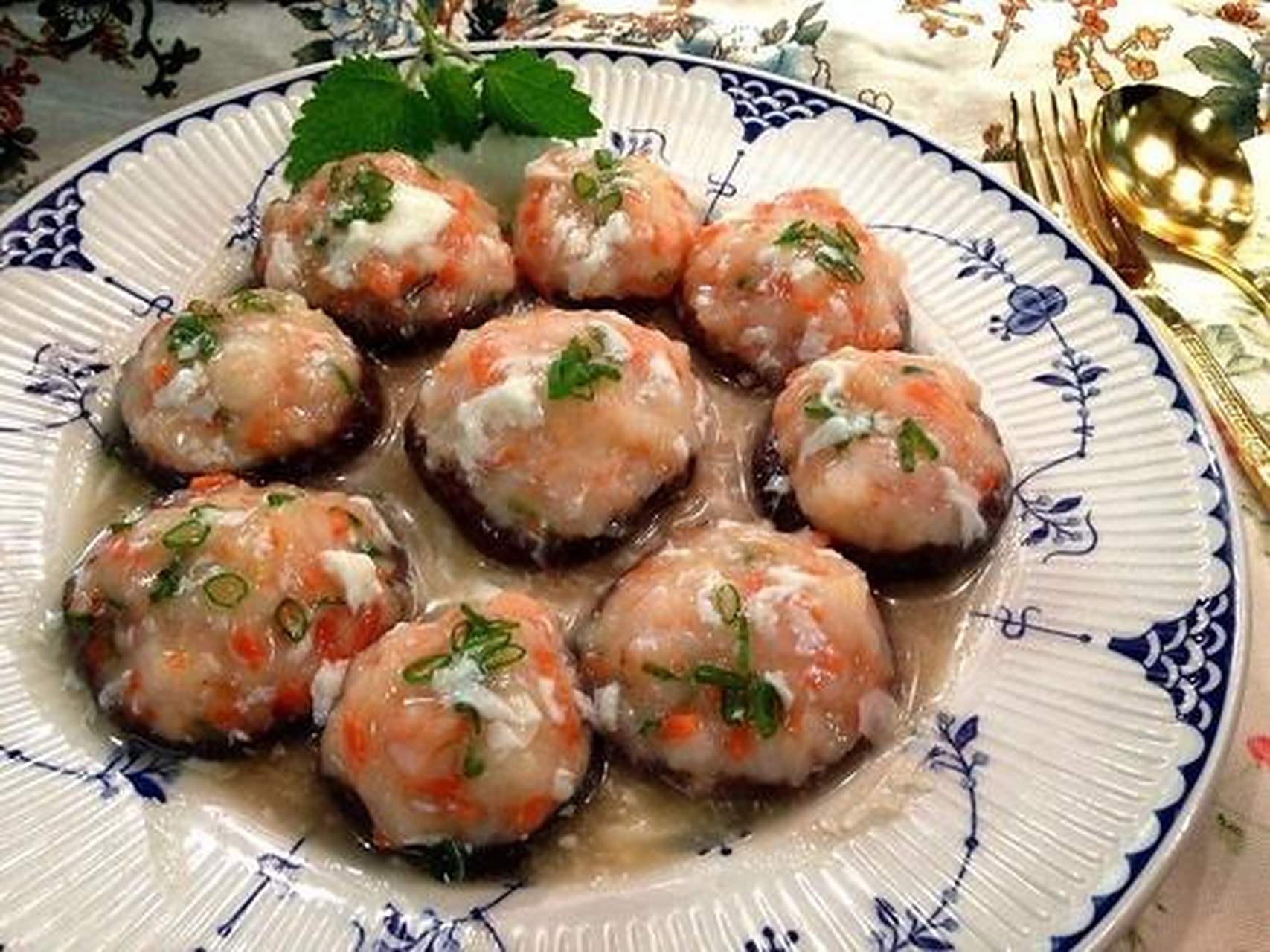 "现在,稷山县不论城镇还是乡村,设宴待客席上少不了酿菜.