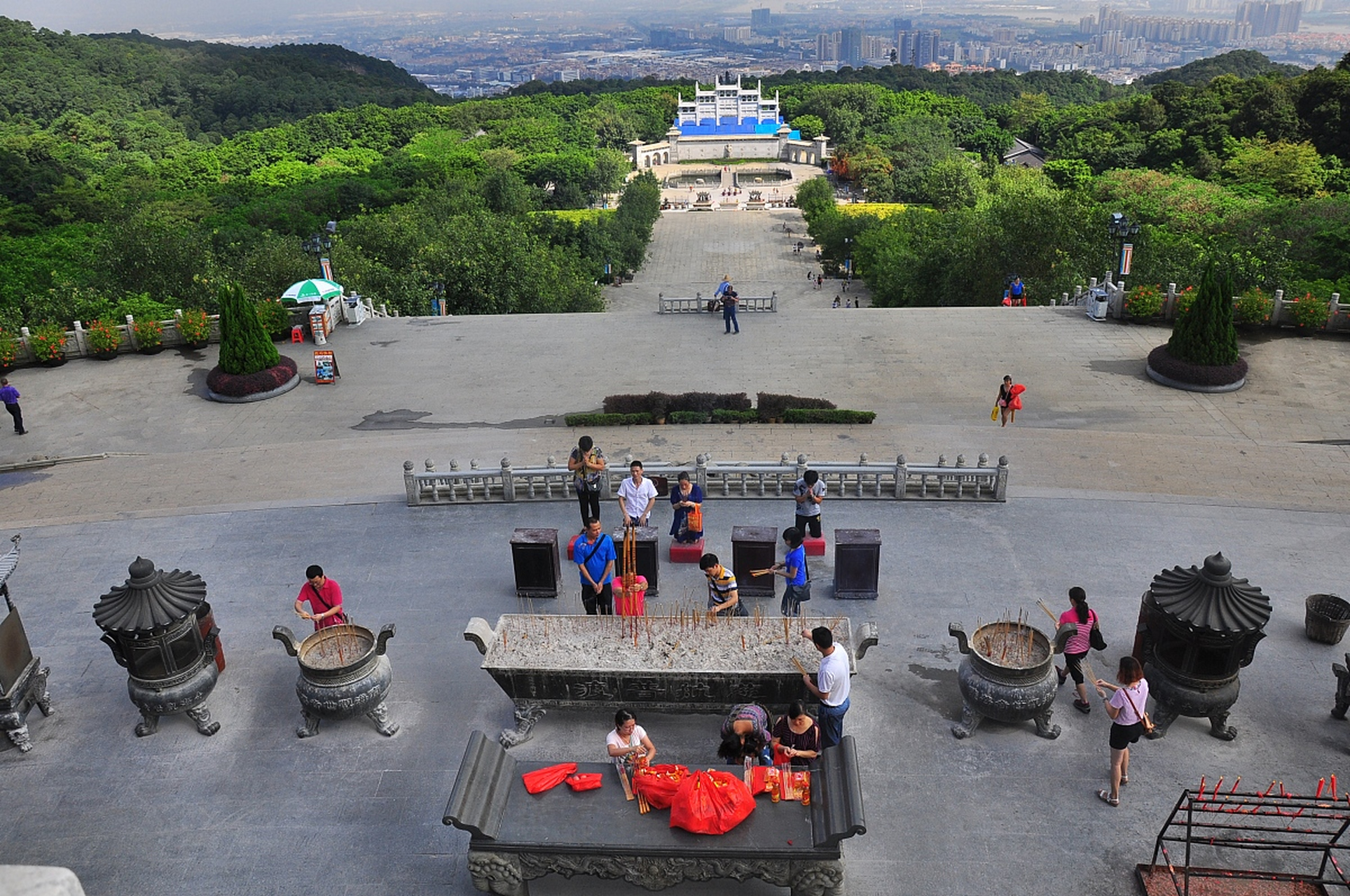 西樵山观光车图片