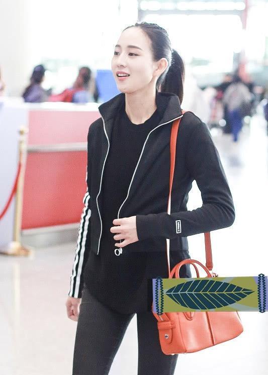 张钧甯一身运动穿搭,搭配减龄马尾,看起来就像18岁少女一样