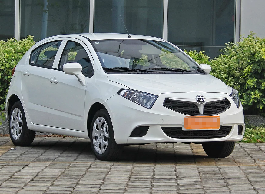 中华h220的品析,充斥着很多现代元素,给人一种舒服的感觉