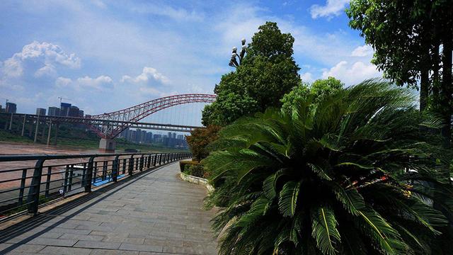 南滨路烟雨公园,打卡最美江景