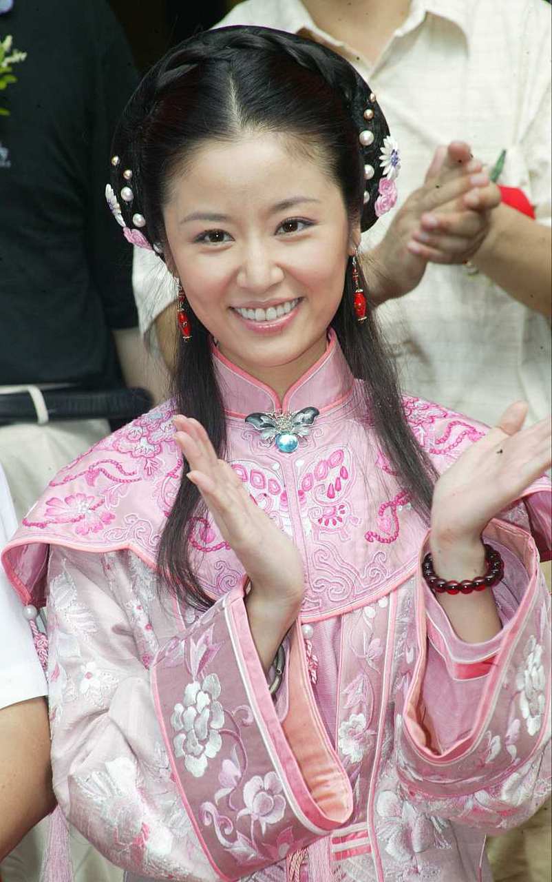 林心如说紫薇演得好浮夸# 林心如在综艺节目中谈到了自己演紫薇适 