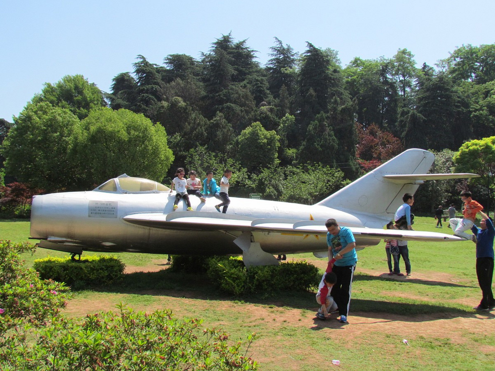 江苏,历史与自然的交融之地.南京国防园,江苏省璀璨明珠.这座位于南京
