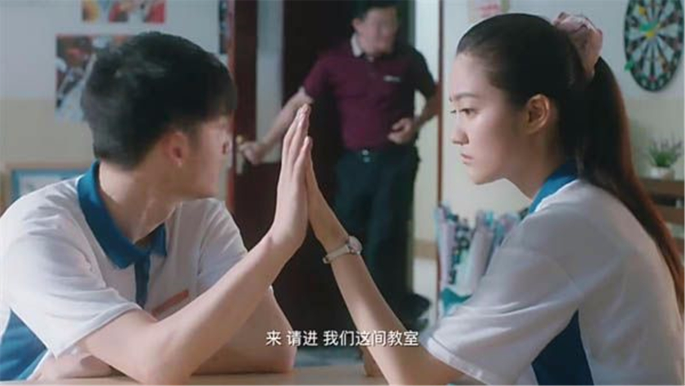 12岁小学生谈恋爱,和对象去宾馆被抓包:对待早恋父母堵不如疏