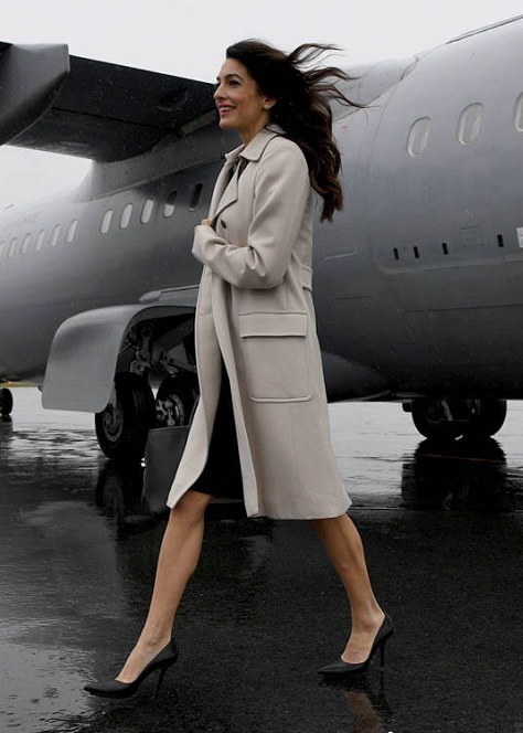 "全球新女神"amal clooney一袭白裙超气质,不愧是英国最美律师