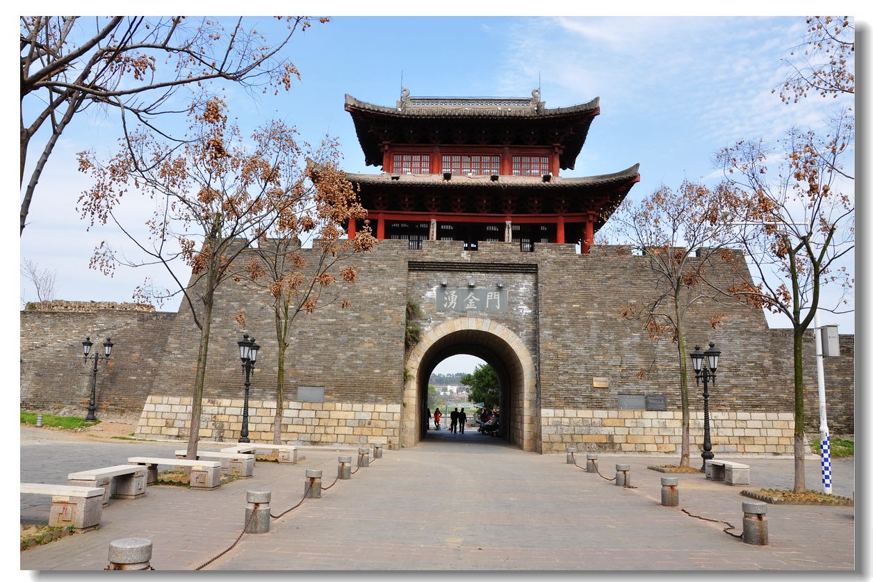 江西的这座城市拥有江南现存规模最大的古城墙,还是国内孤品