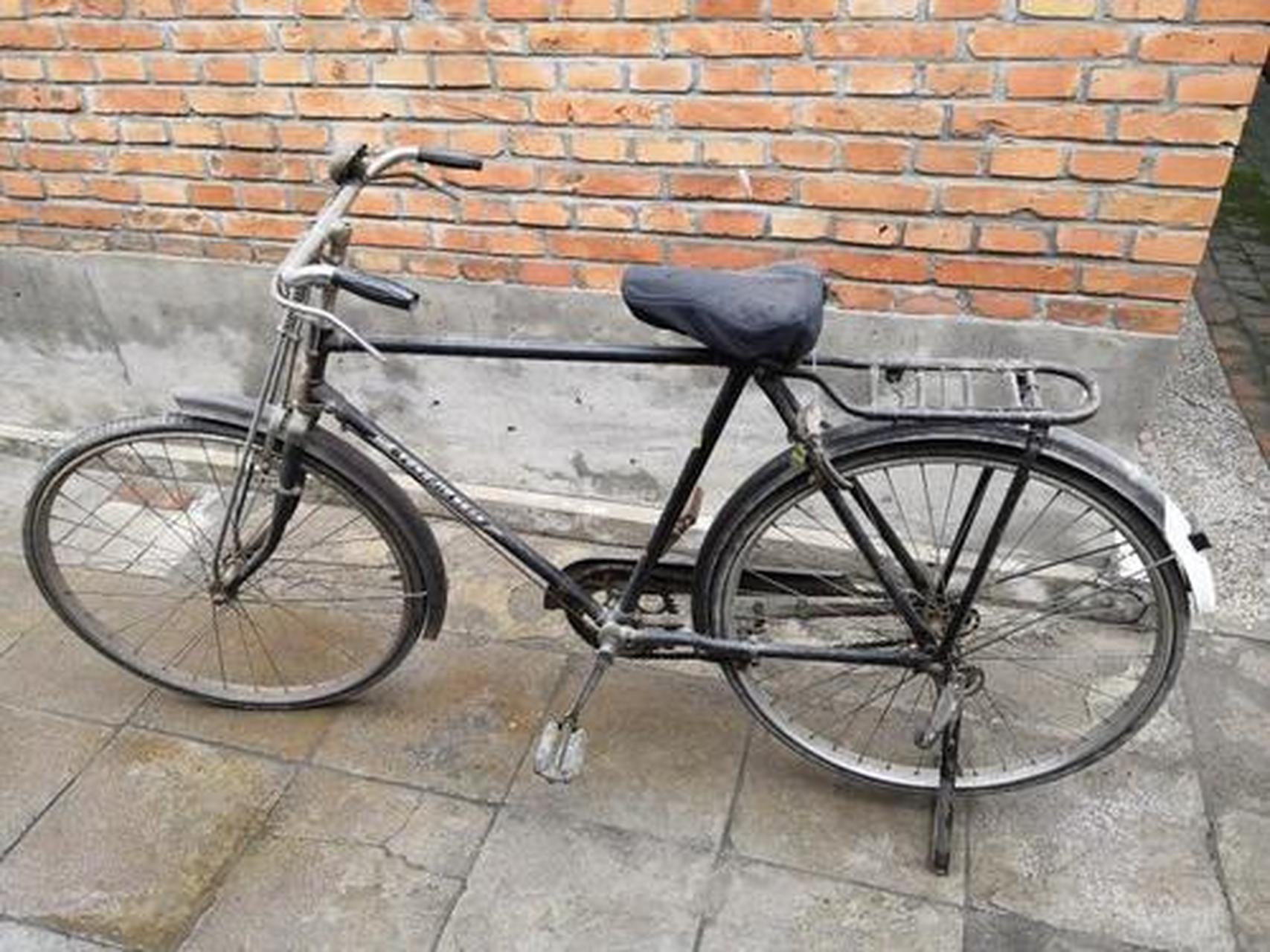 晒晒老物件#"永久"自行车,上海永久股份有限公司从事自行车的朗史