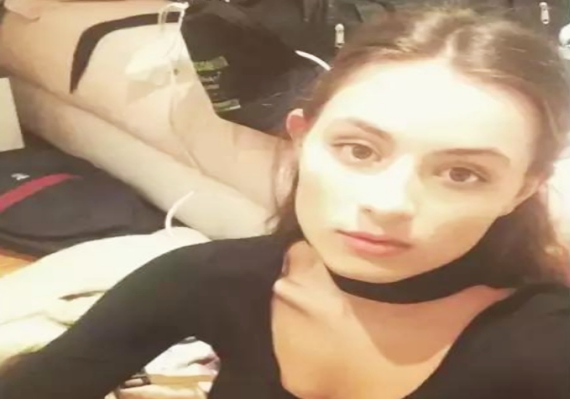 【有种基因叫"憨豆先生的女儿",本以为很丑,看到正脸后格外惊艳】