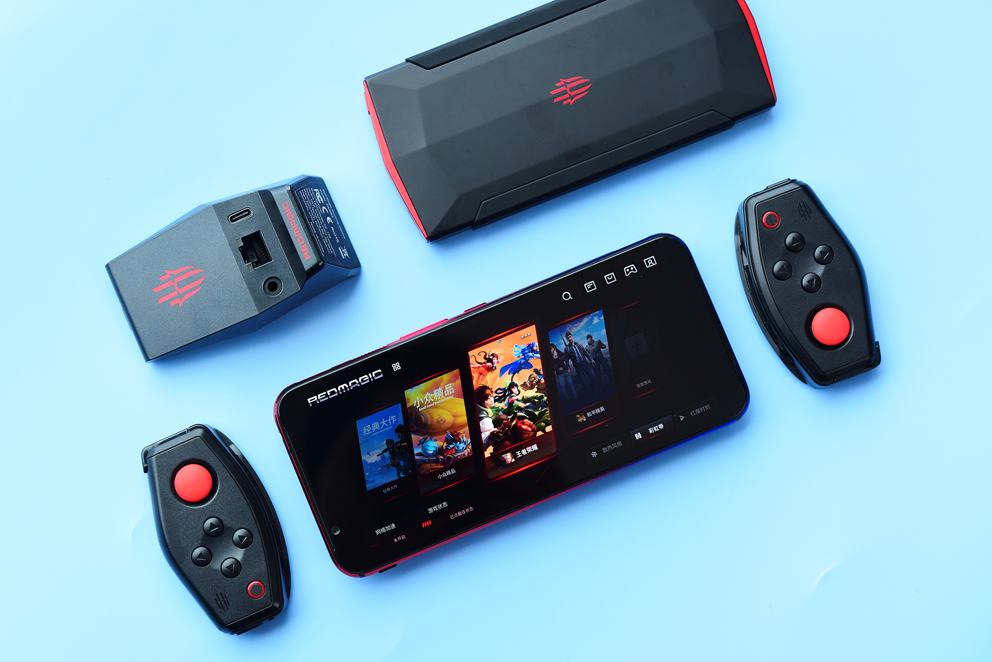 针对游戏玩家对于游戏音效方面的需求,红魔3在上一代双扬声器的前提下