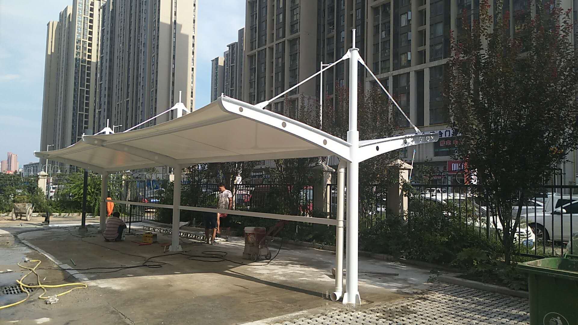 春藤路小学双挑电动车车棚